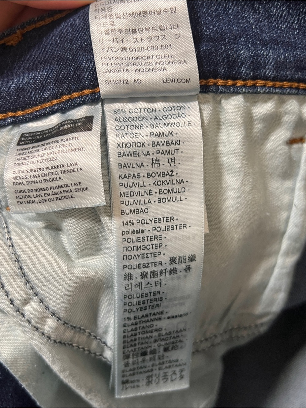 Levi’s High-Waisted Mom Jeans 31 Dark Medium Blue - Picture 6 of 8
